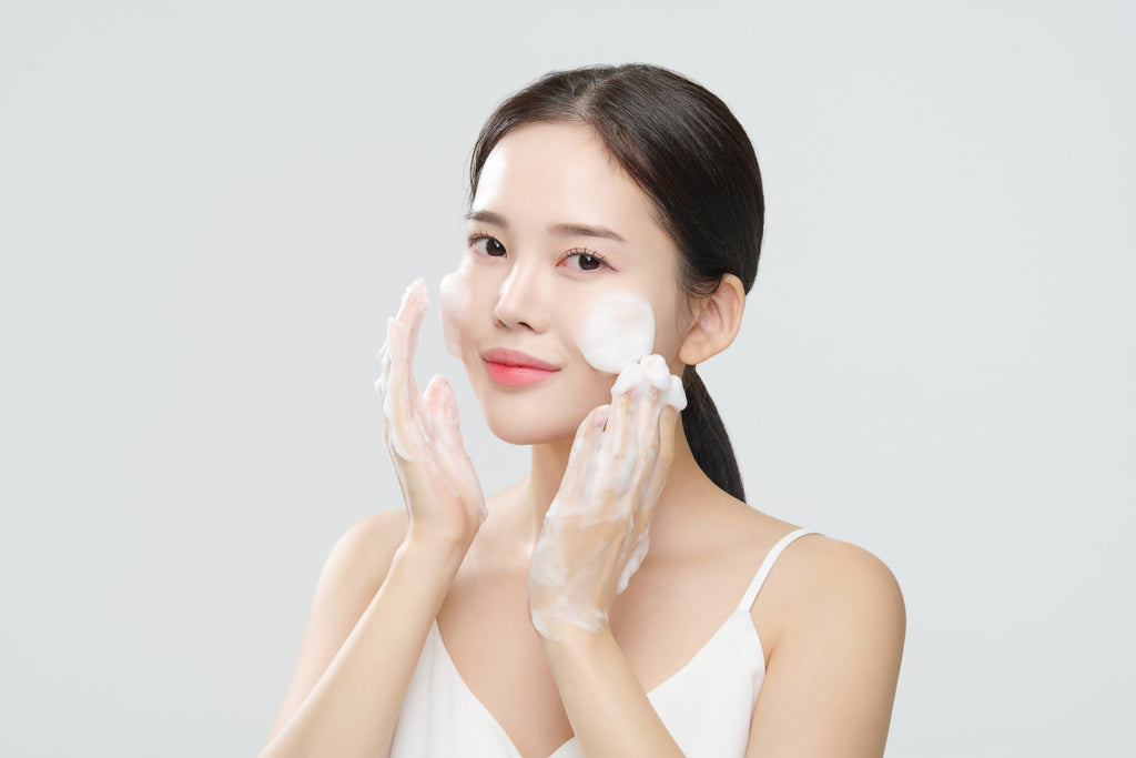 THE A'VVE Vegan Face Cleansing Foam